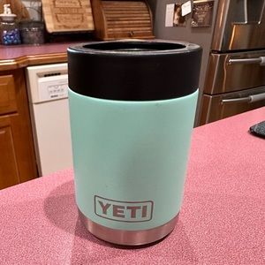 Yeti Coozie